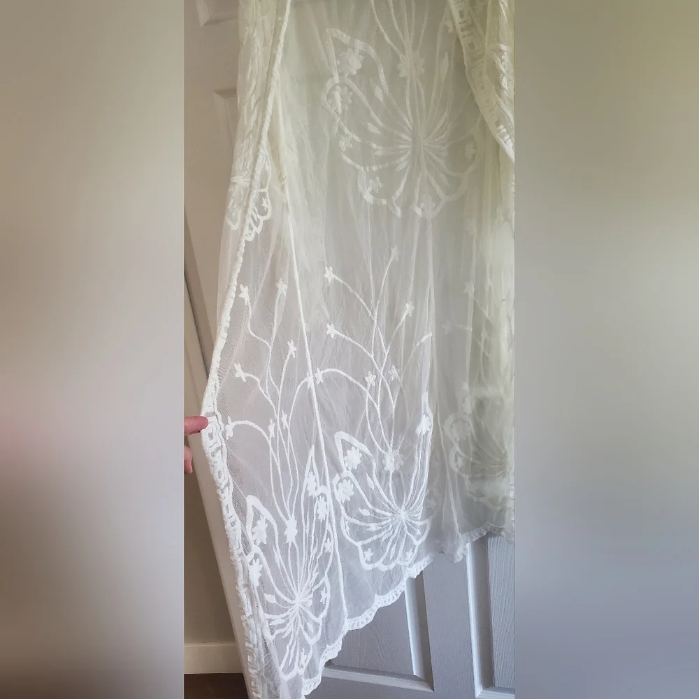 Renjo Elegant Sheer Cream  Duster Kimono - Picture 3 of 5